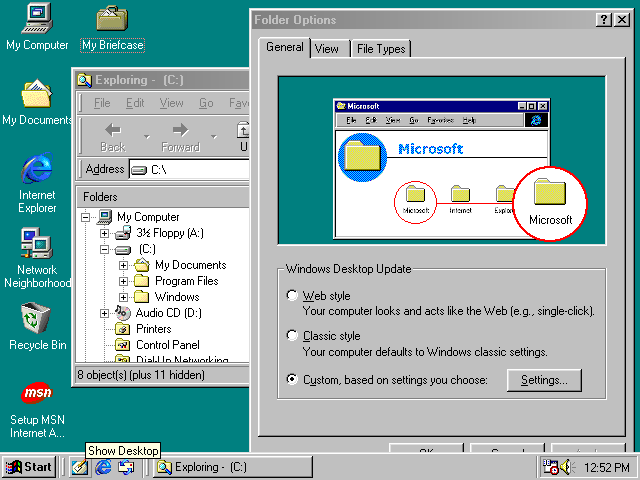 Desktop with applications in Windows 98 SE